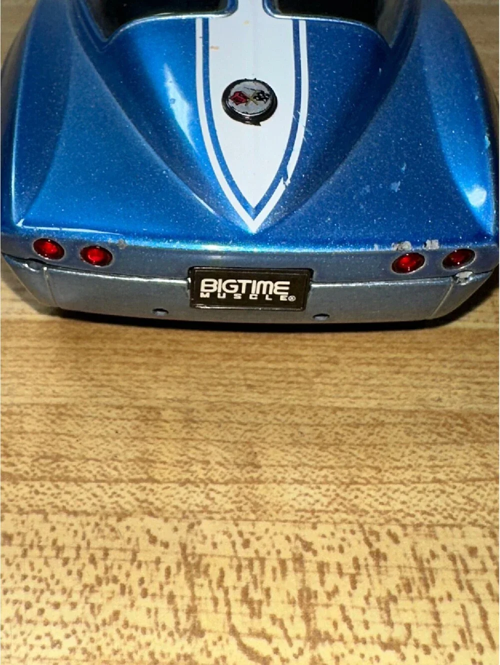Jada Toys Blue Vintage Retro Model Car with Metallic Finish